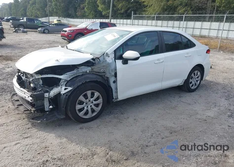 2021 Toyota Corolla Le z USA, uszkodzony, nr VIN 5YFEPMAE9MP236922